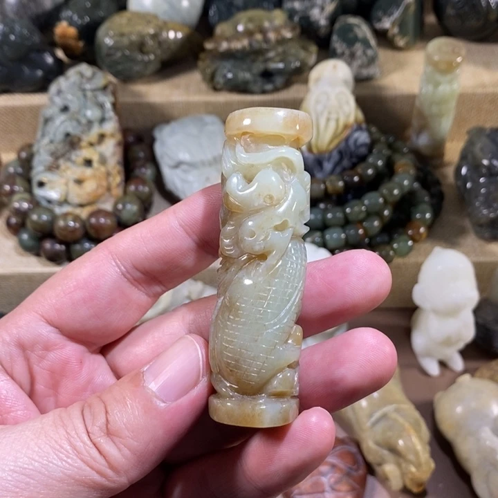 透闪石质玉未镶嵌挂件