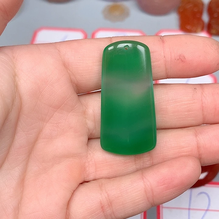 柳***下未镶嵌颈饰玛瑙/玉髓