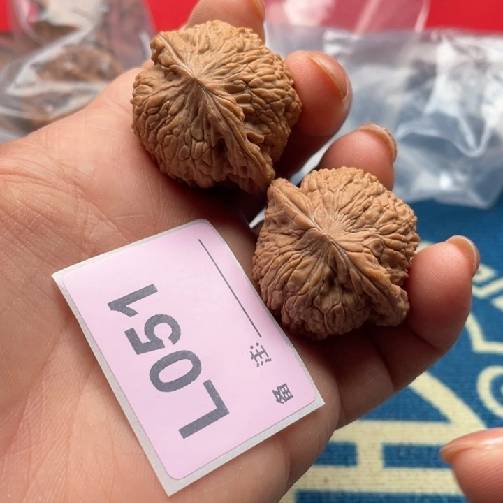 文玩核桃把件泥鳅
