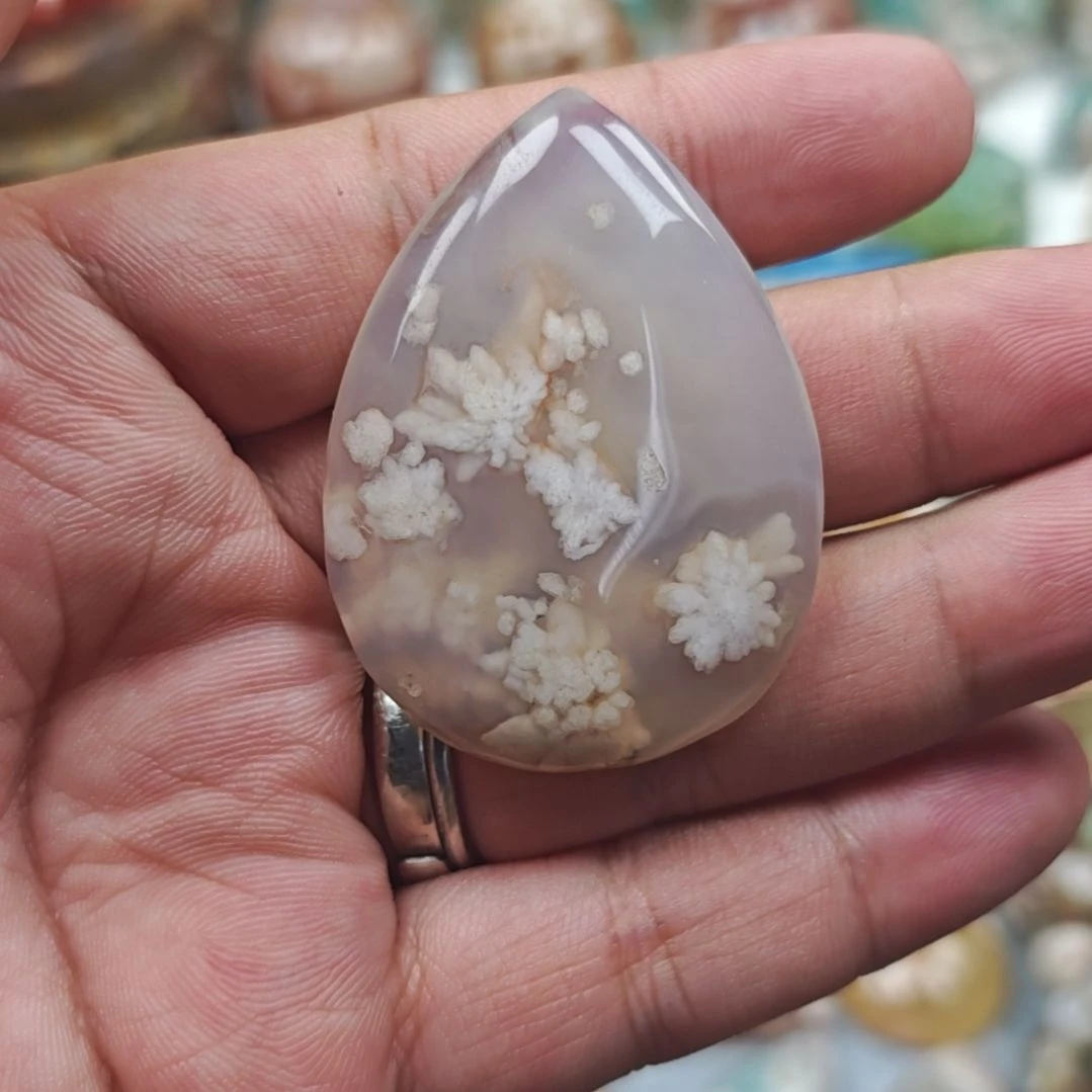 玛瑙/玉髓未镶嵌珠宝奇石