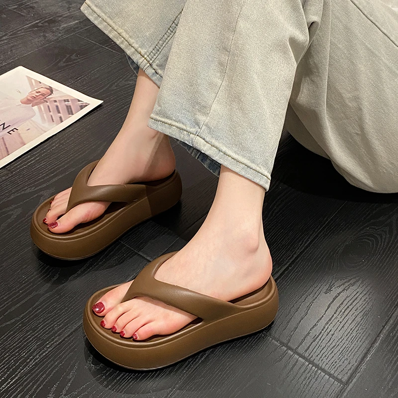 厚底人字拖女款网红超火时尚百搭2025新款夏季外穿夹脚拖鞋女ins