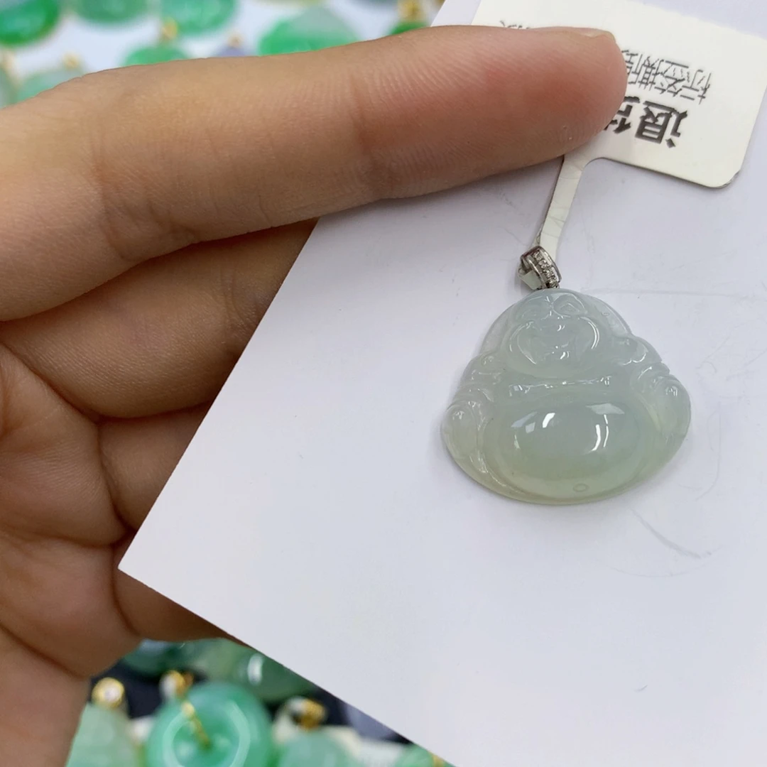 翡翠18K金镶嵌颈饰翡翠