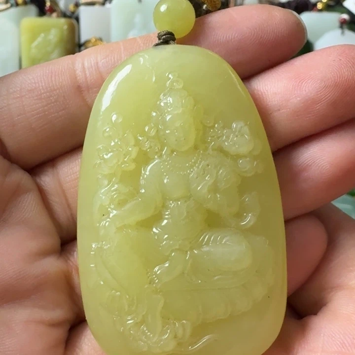 和田玉未镶嵌颈饰鸡油黄观音