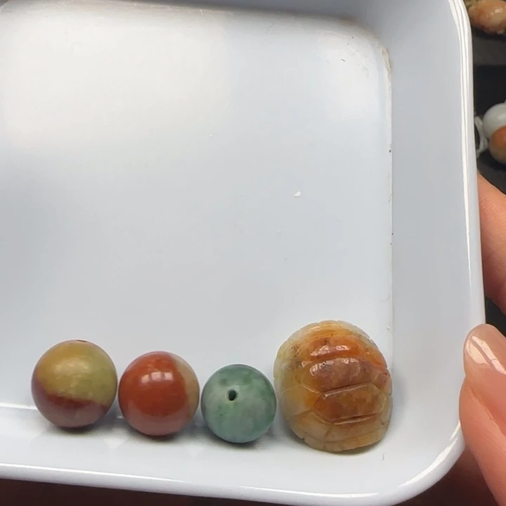 五***块翡翠未镶嵌颈饰翡翠