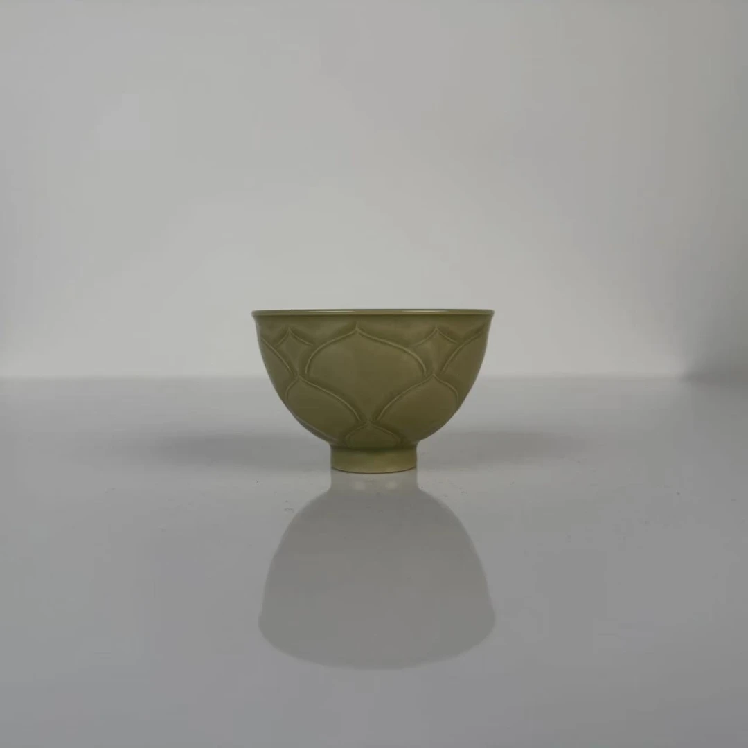 南山云泊 越窑莲纹杯
