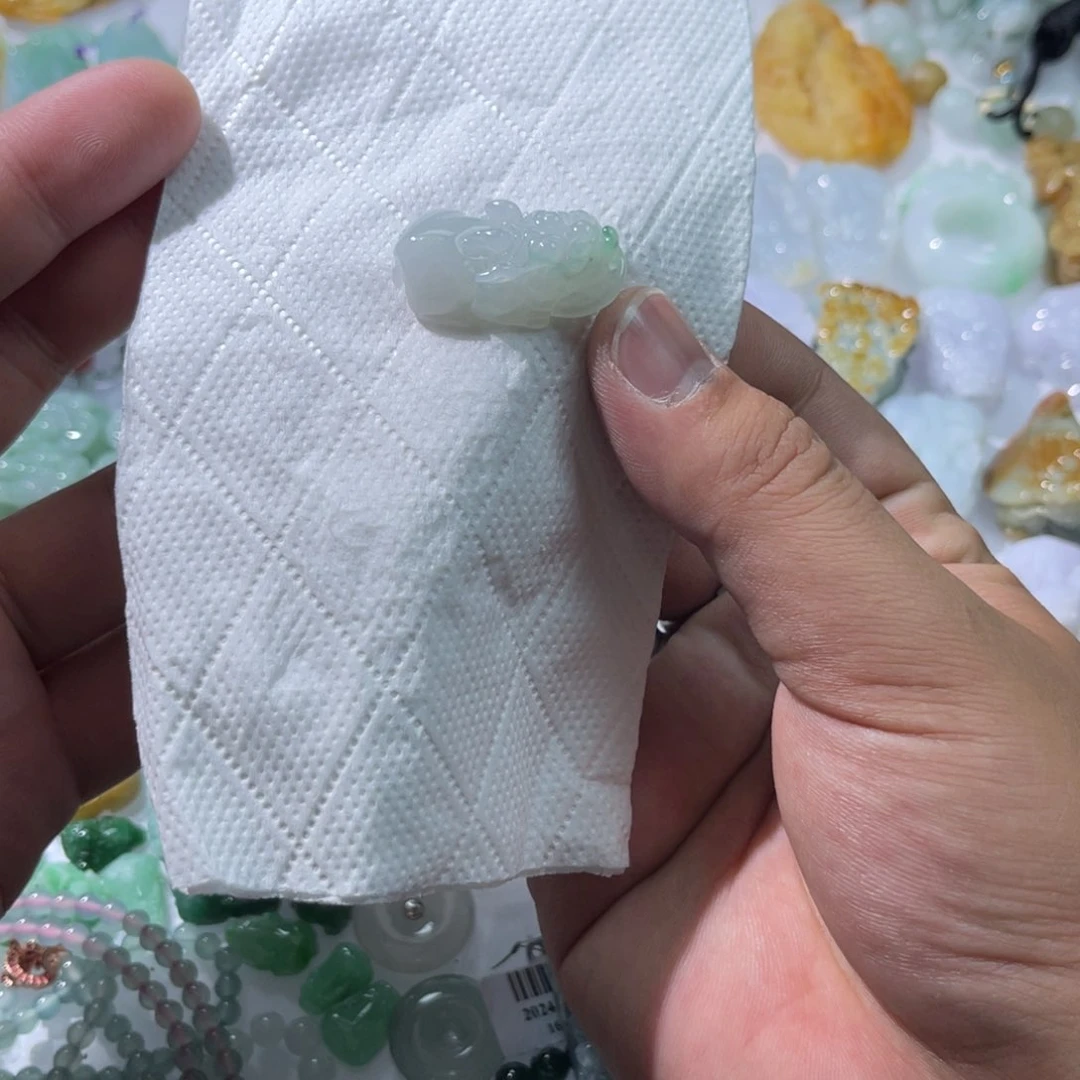 翡翠颈饰未镶嵌天然