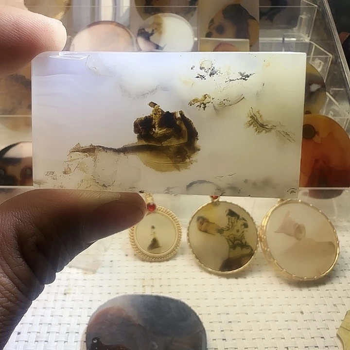 玛瑙/玉髓未镶嵌珠宝奇石