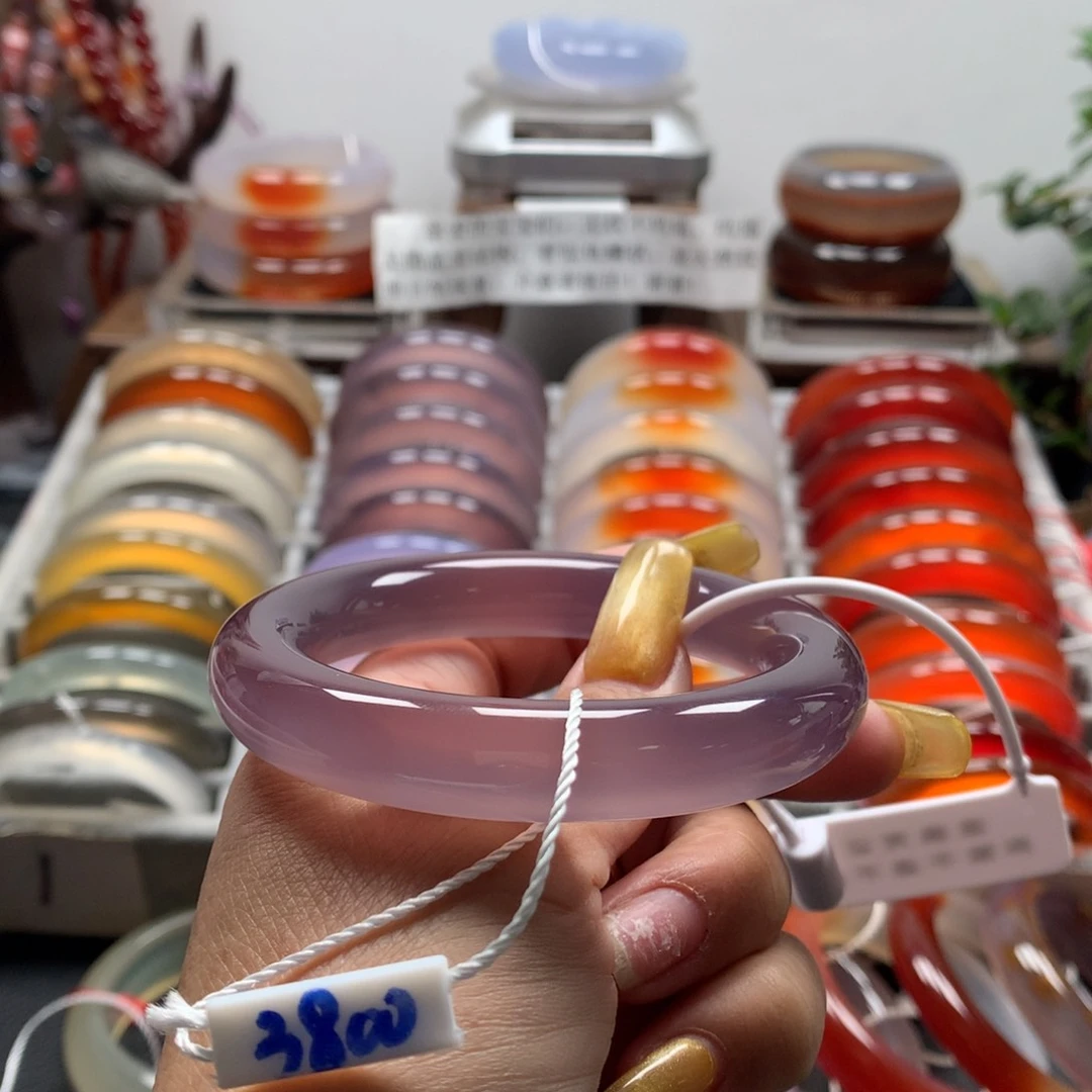 手镯玛瑙/玉髓未镶嵌小**巴