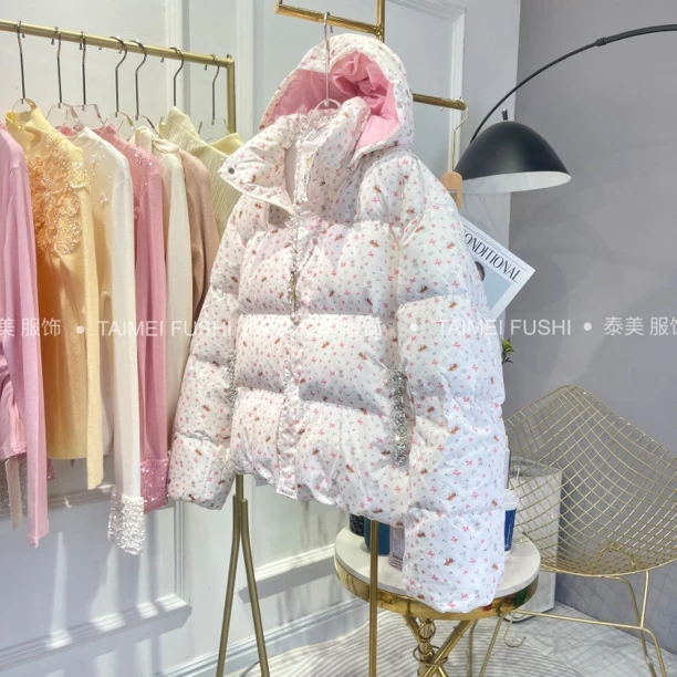 2024秋冬新款面包服重工镶钻小碎花连帽保暖减龄俏皮韩版短外套女