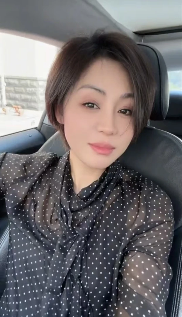 复古波点衬衫立领系带设计感轻熟风上衣