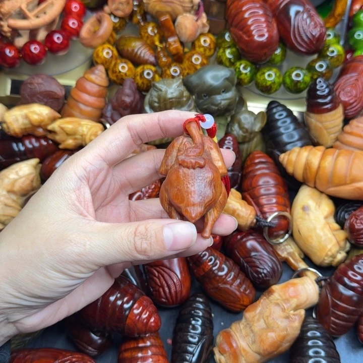 松木琥珀木文玩手串