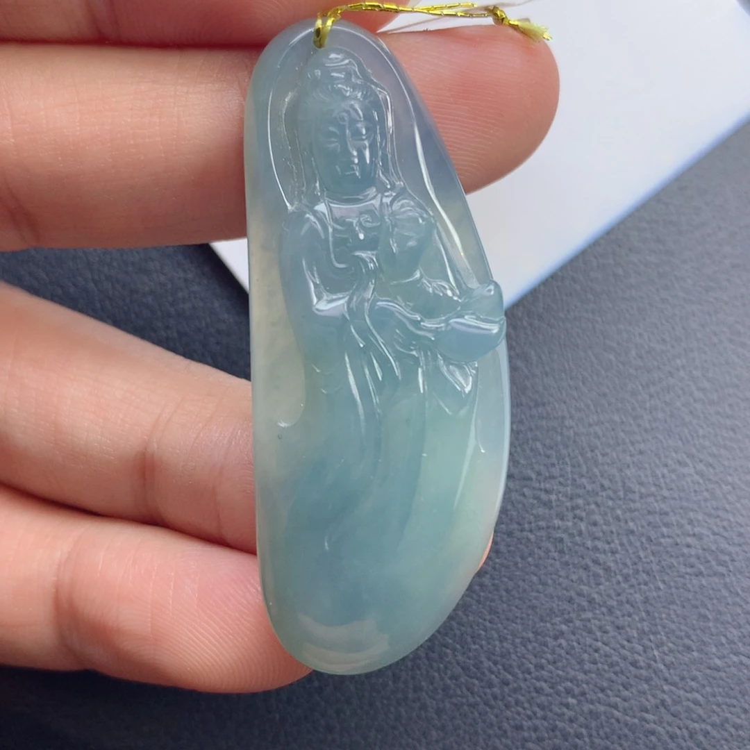 翡翠颈饰未镶嵌站观音
