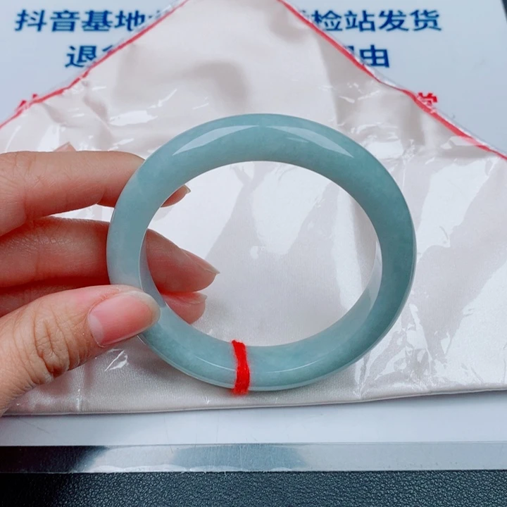 夏***雪翡翠未镶嵌手镯天然A货翡翠手镯