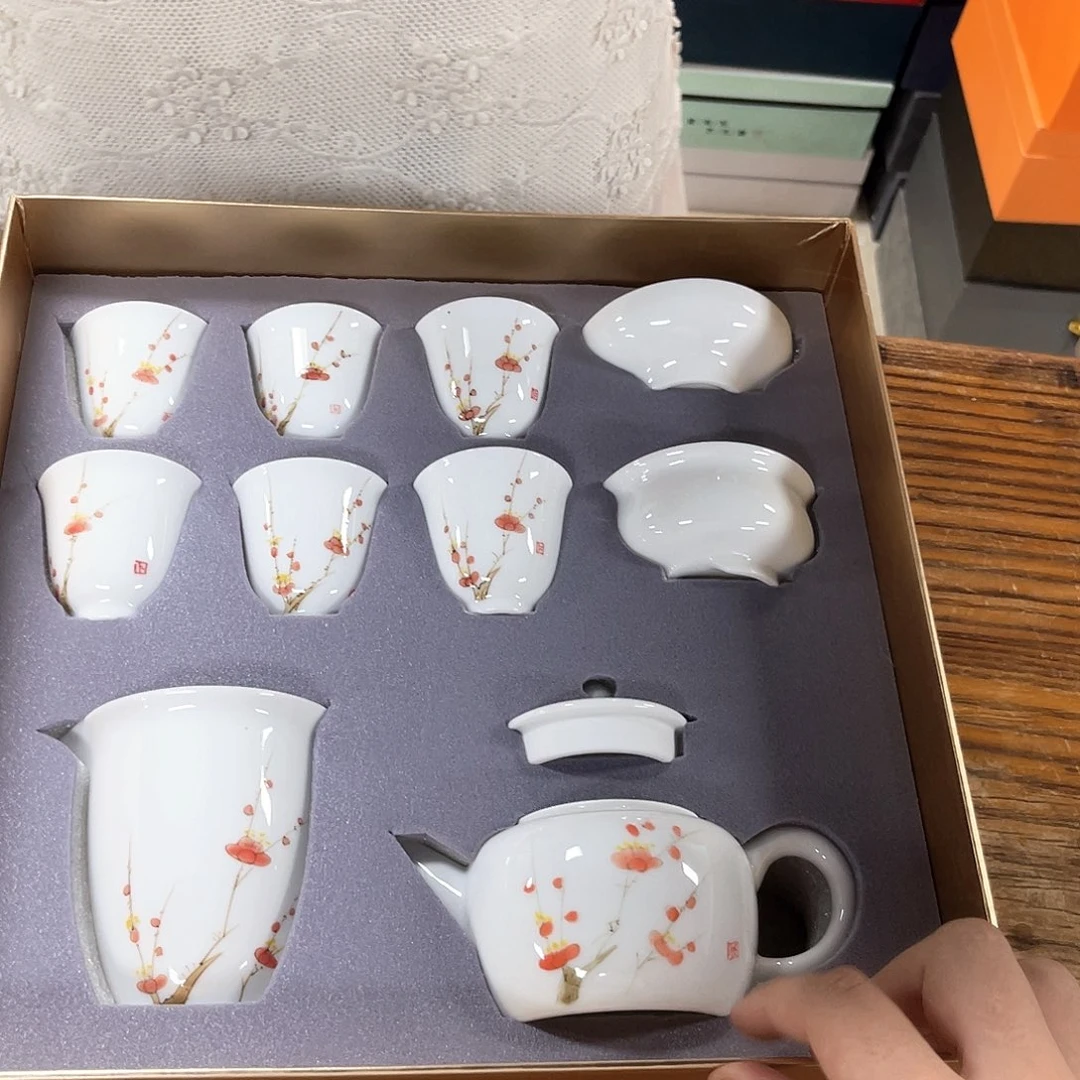 孤品茶具套装等。