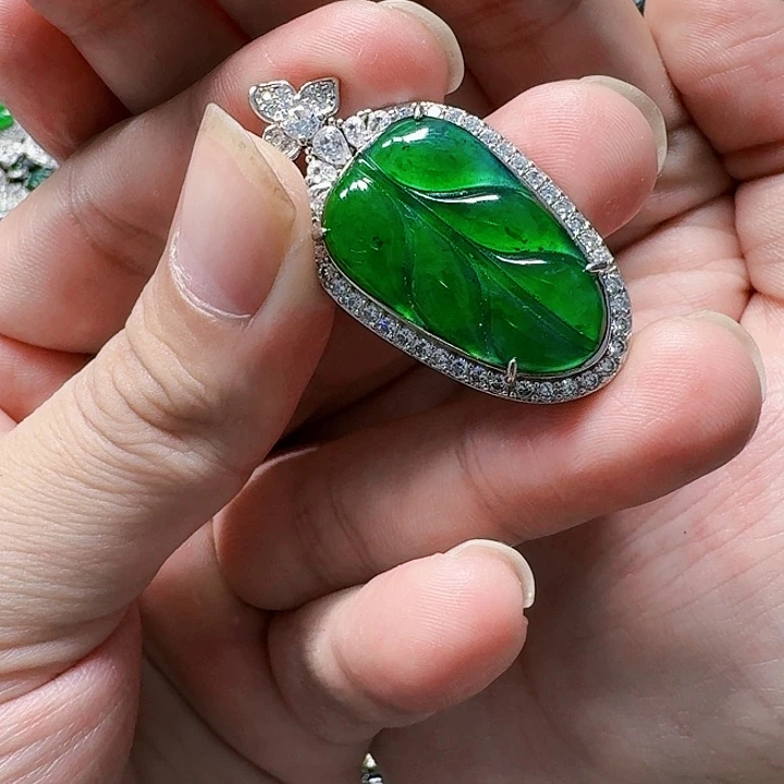 翡翠颈饰未镶嵌天然A货翡翠放漏