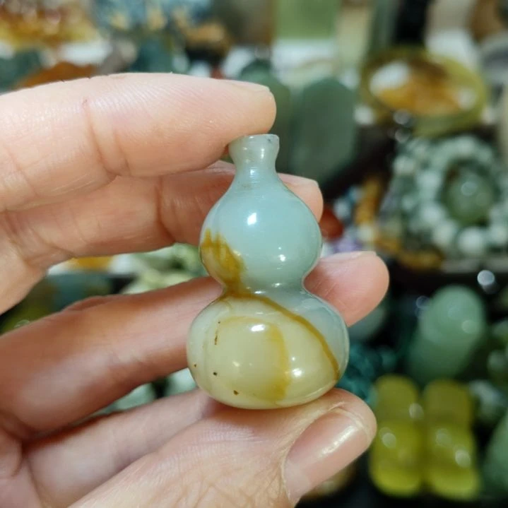 岫玉未镶嵌挂坠款式