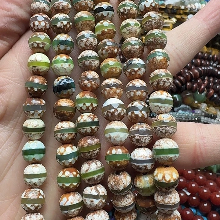 玛瑙/玉髓未镶嵌珠宝半成品一条10mm绿一线天朱