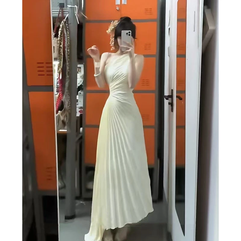 【B Y】法式显身材设计斜领气质收腰修身时尚优雅不规则包臀连衣裙