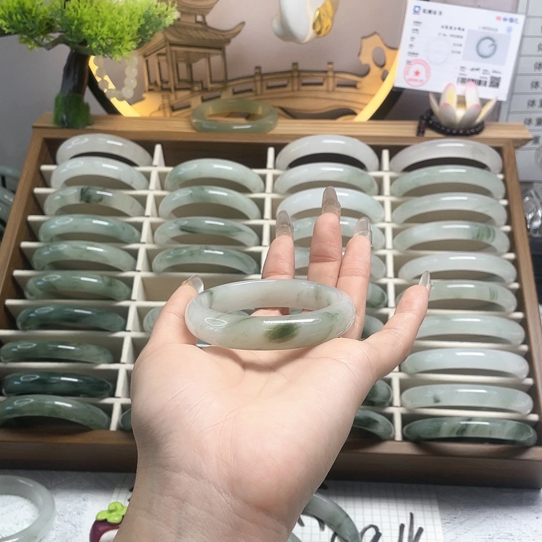 石英质玉未镶嵌手镯1081