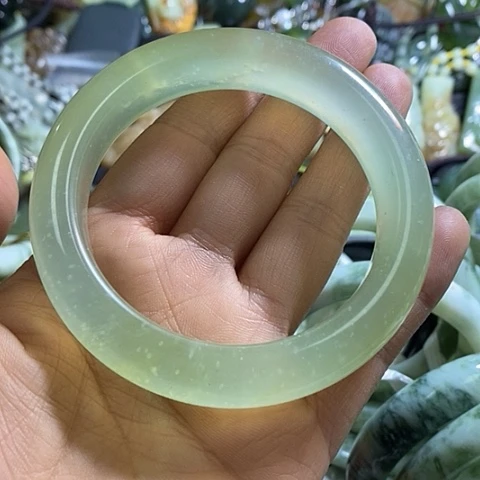 岫玉手镯未镶嵌62口径