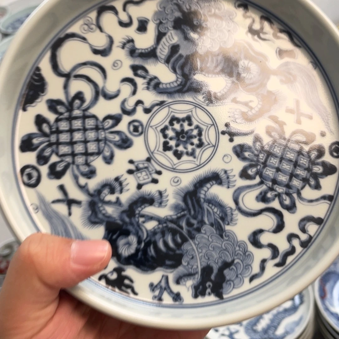 瓷片景德镇青花狮子滚绣球大壶承