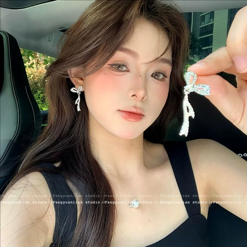 铜合金耳饰 出逃千金  韩系蝴蝶结耳环女轻奢小众高级感耳钉耳饰