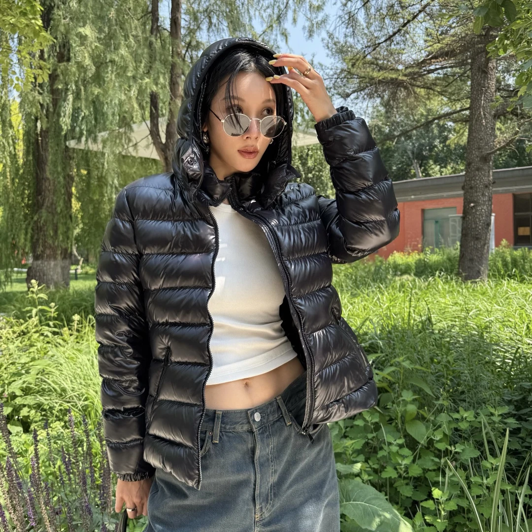 未使用 MONCLER 【无免息接bady】蒙口女士短款收腰修身羽绒服