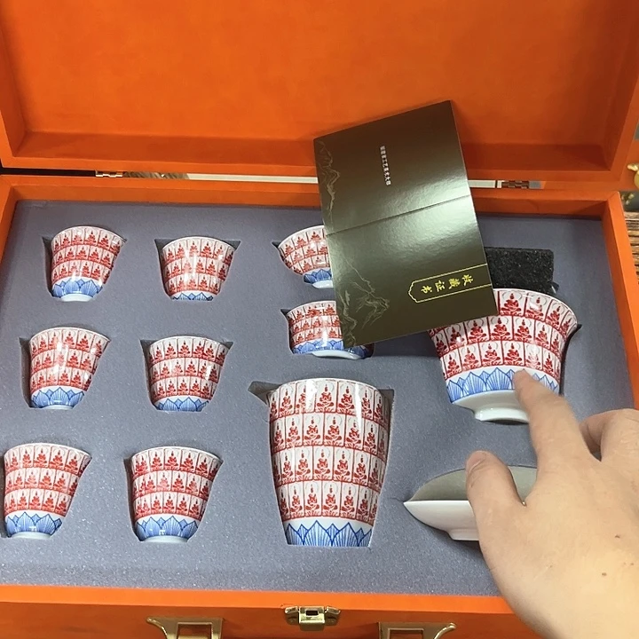 孤品茶具套装等。