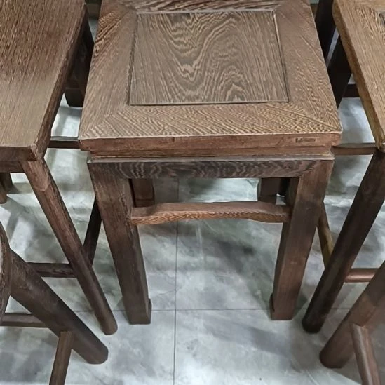 鸡翅木类家具马蹄腿束腰方凳一张