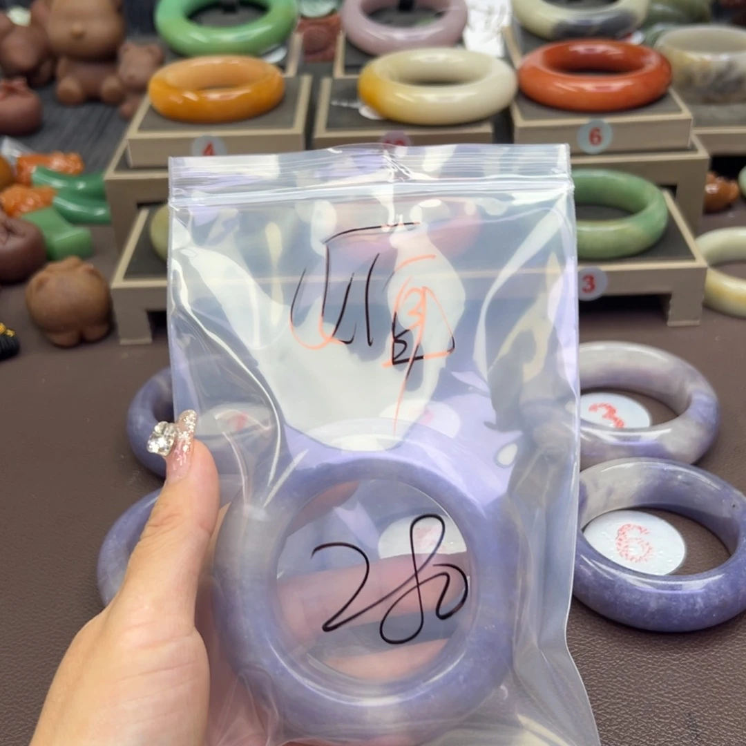 未镶嵌手镯石英岩玉@****?