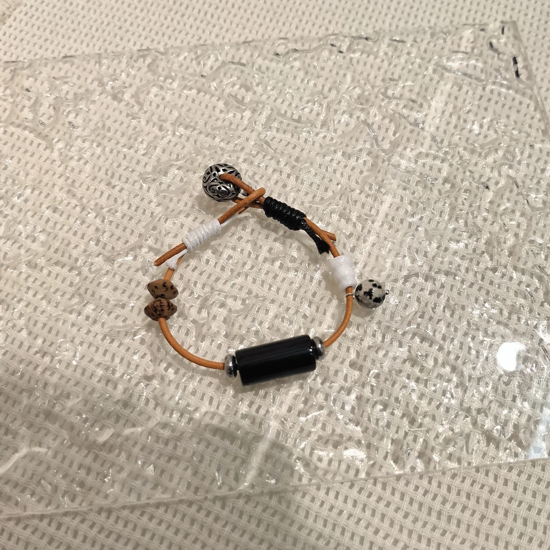 B577黑色妈挠手作款韩系手链