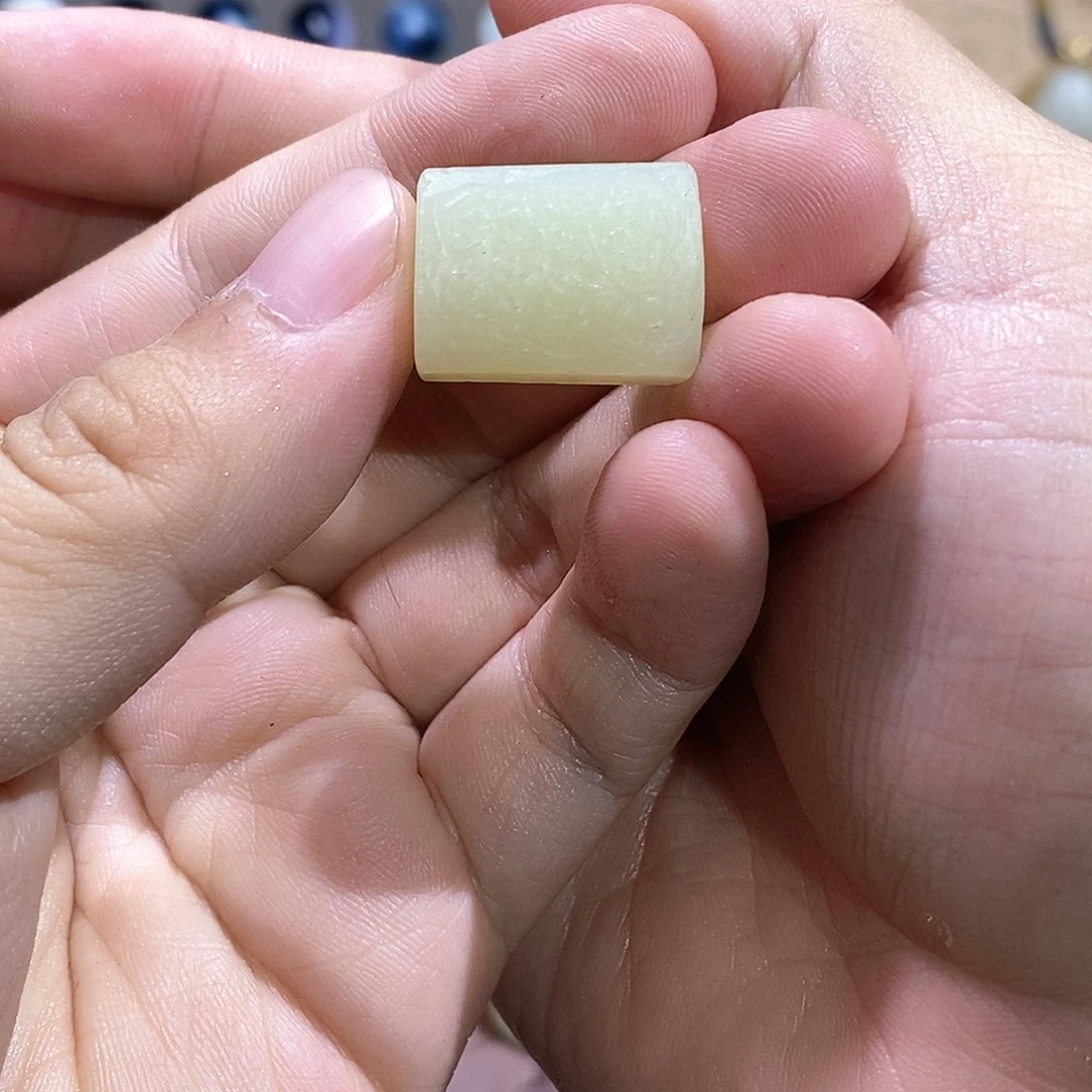 寒***寞颈饰未镶嵌和田玉