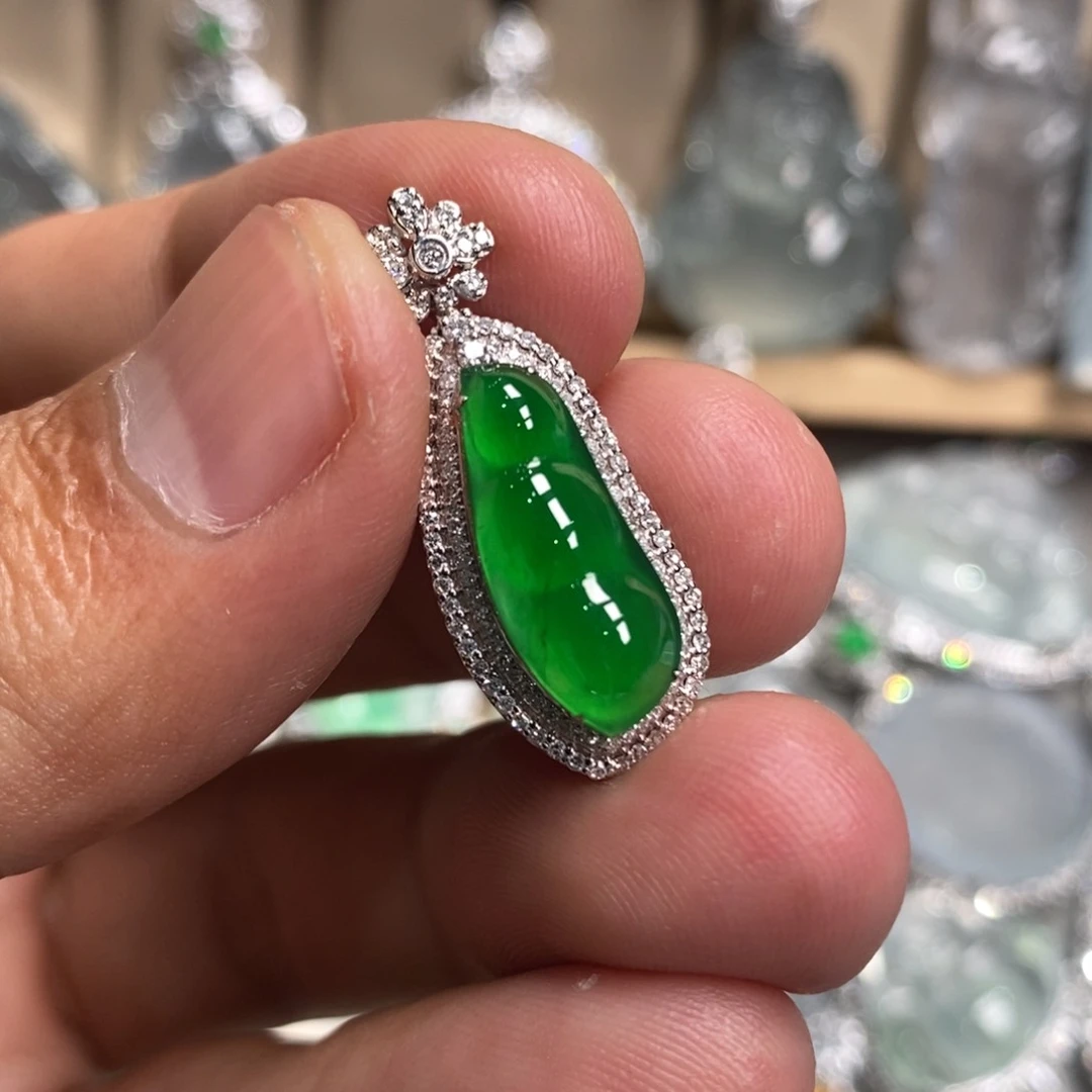 翡翠吊坠(不含链)18K金镶嵌