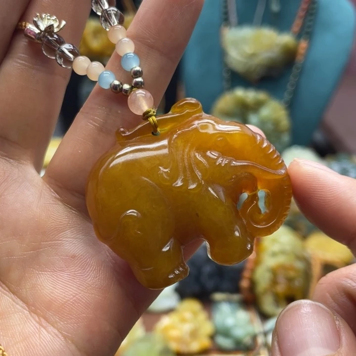 蛇纹石玉未镶嵌颈饰