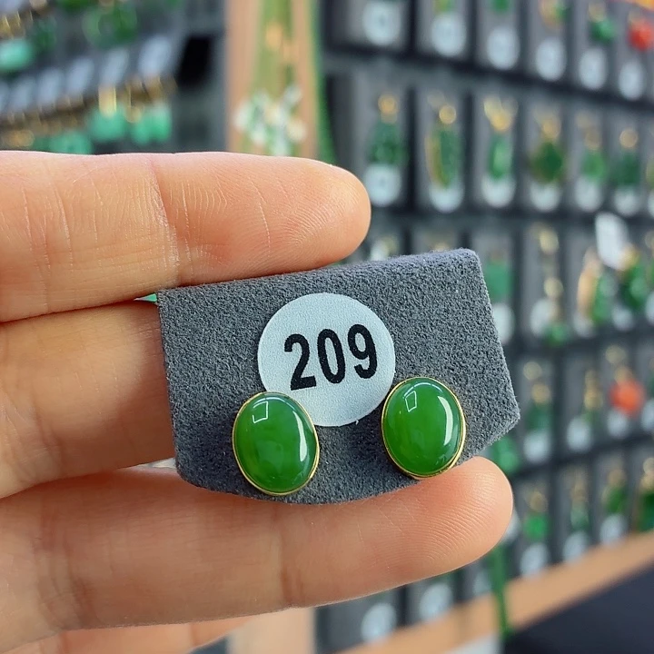 和田玉18K金镶嵌耳饰