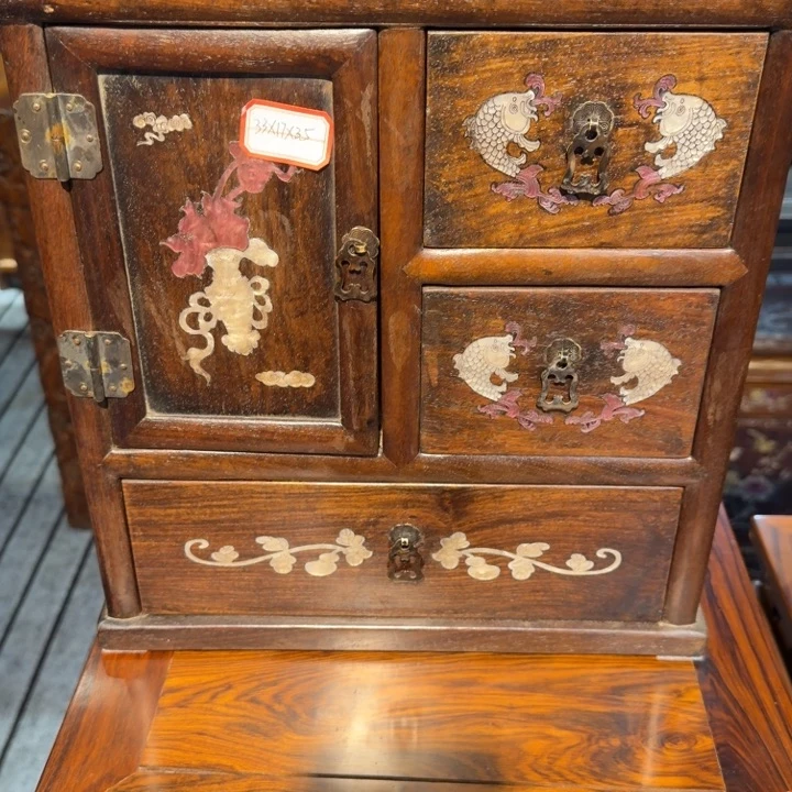 无***户木花梨木小柜子一个瑕疵