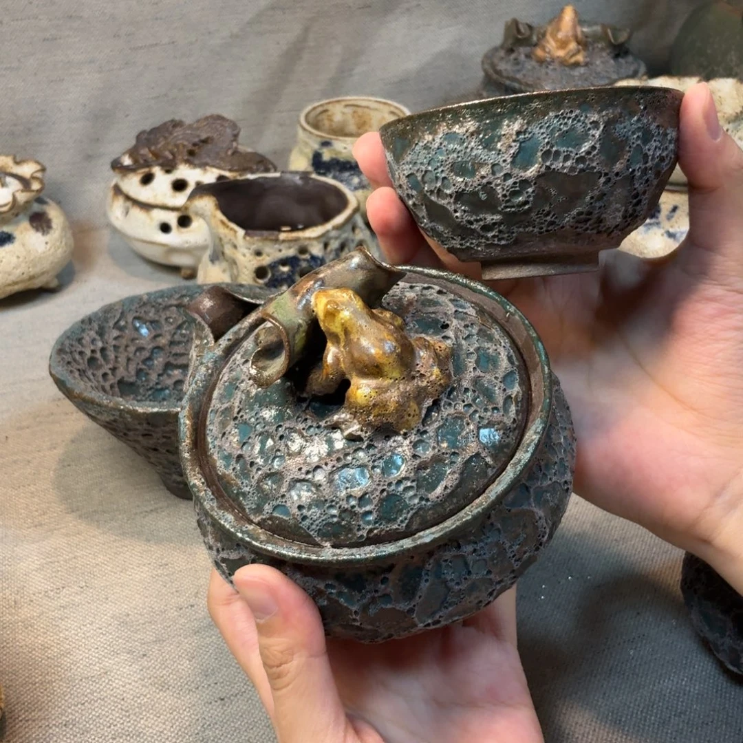 金蟾宝瓶一套一套带杯子