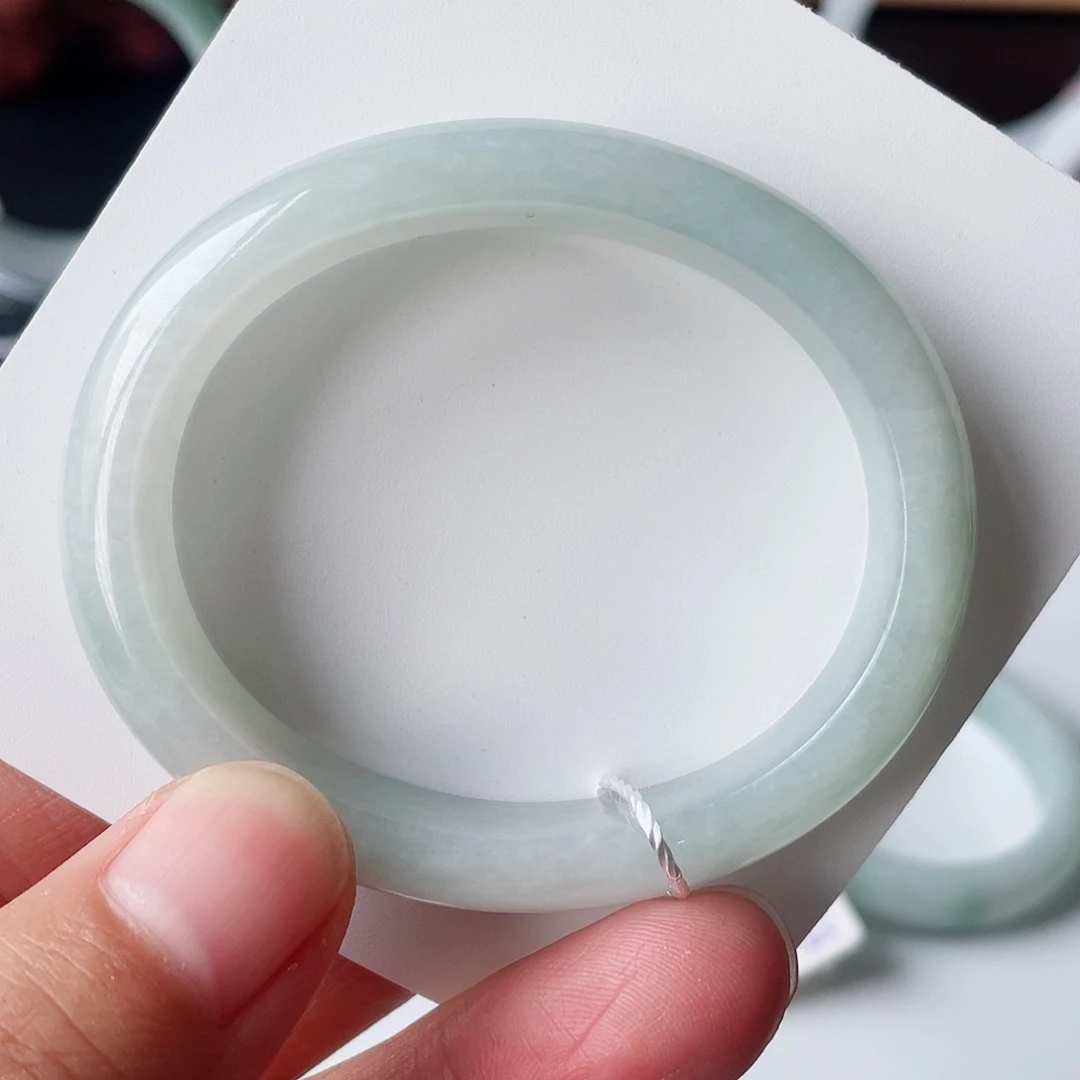 翡翠未镶嵌手镯（贵妃镯）573