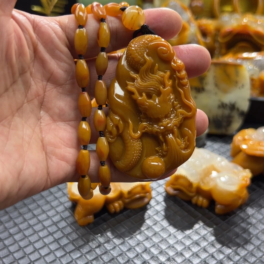 石英质玉未镶嵌颈饰