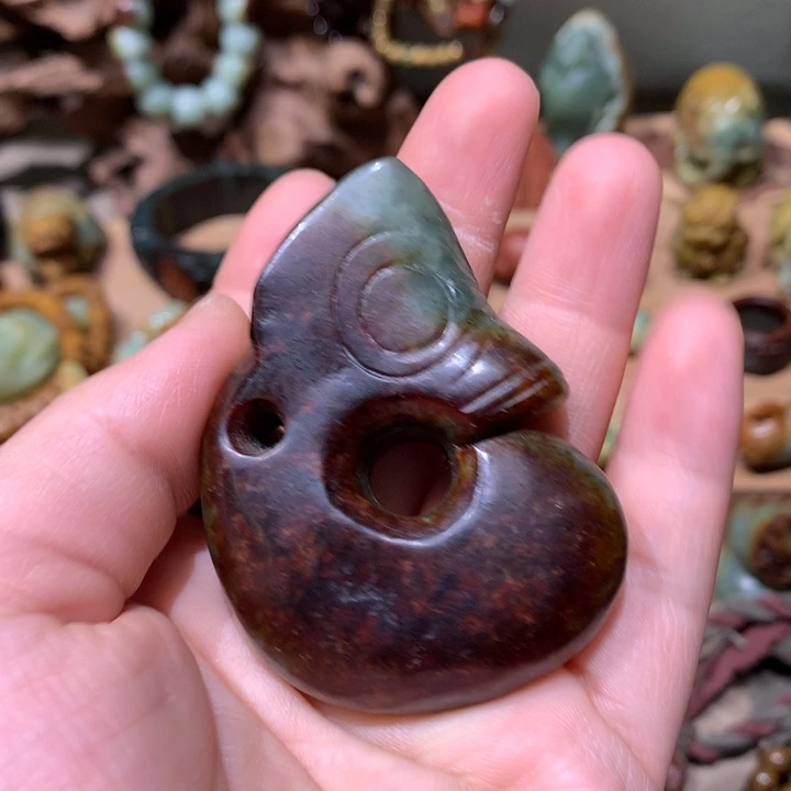 未镶嵌岫岩河磨玉（透闪石质玉）把件