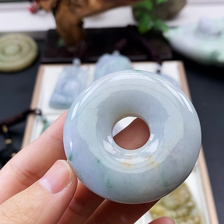 颈饰未镶嵌翡翠天**厚缅甸翡翠a货