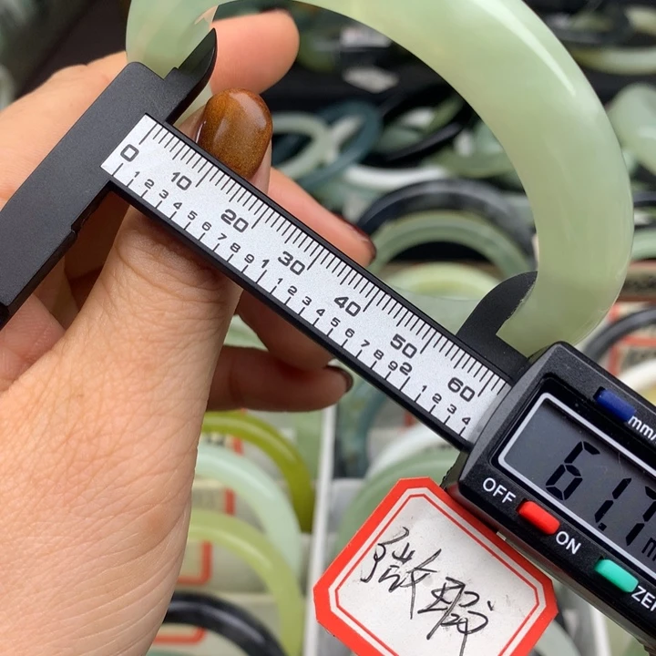 蛇纹石玉未镶嵌手镯1078