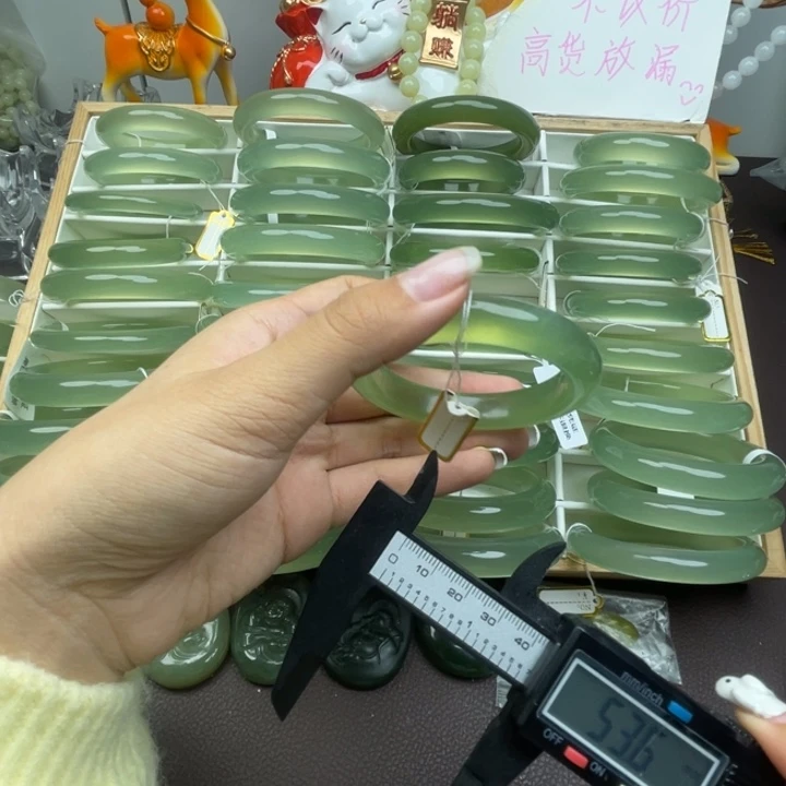 云***淡岫玉未镶嵌手镯岫玉手镯