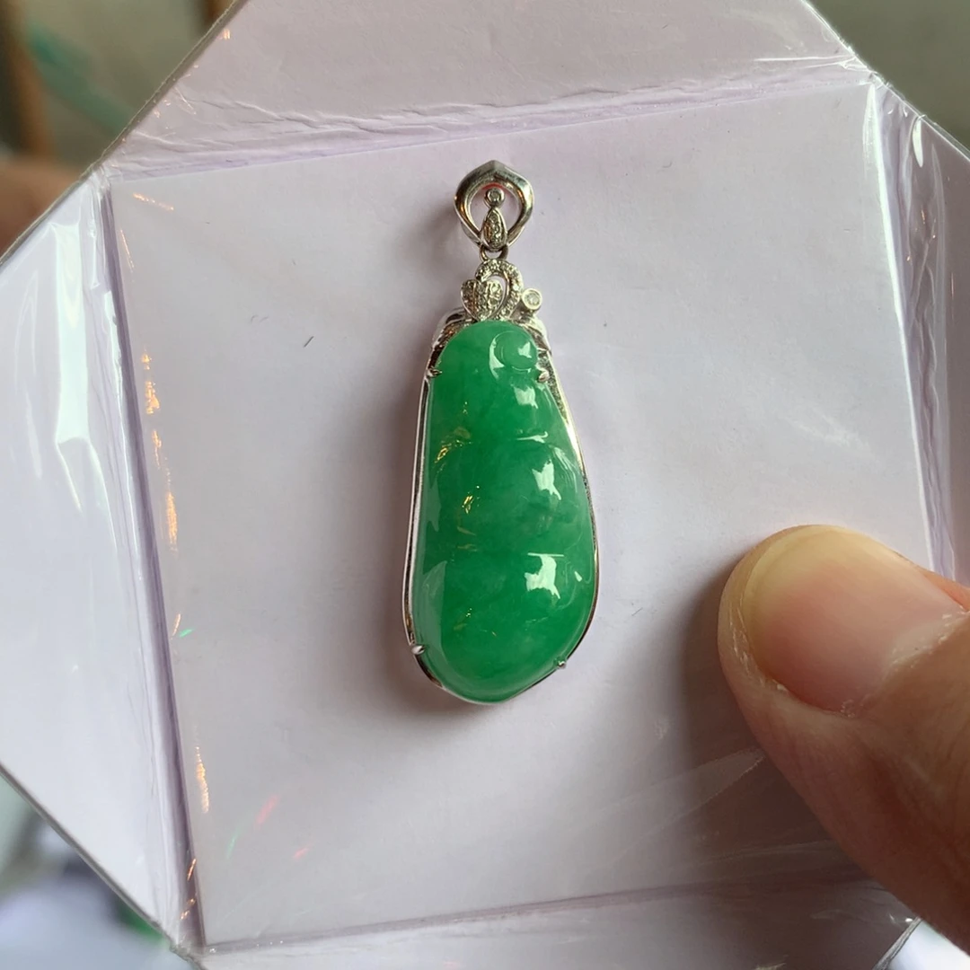 翡翠18K金镶嵌颈饰翡翠首饰