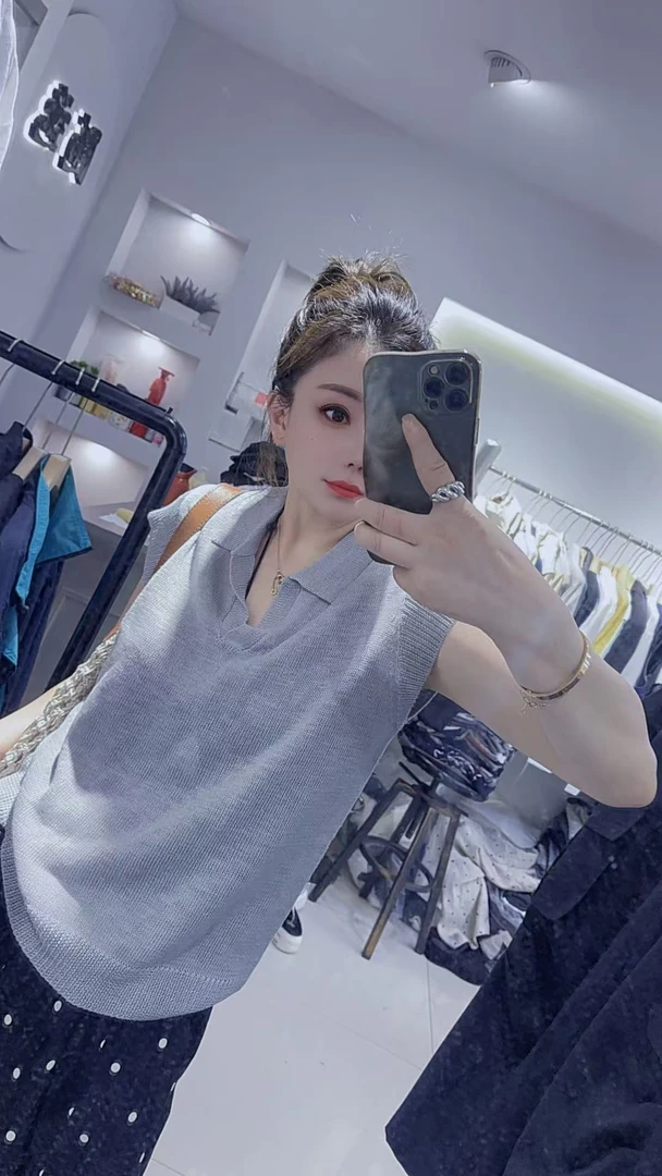 剪刀领休闲针织衫