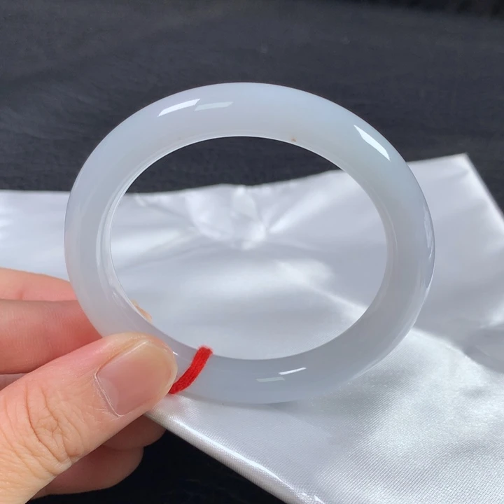 翡翠未镶嵌手镯（圆镯）