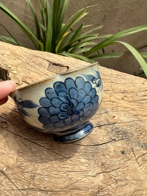 【近山古美】高温手绘釉下青花团花花口杯