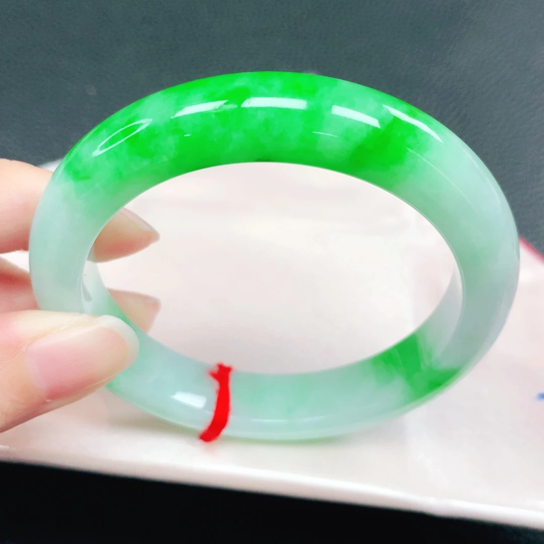 翡翠未镶嵌手镯56圈