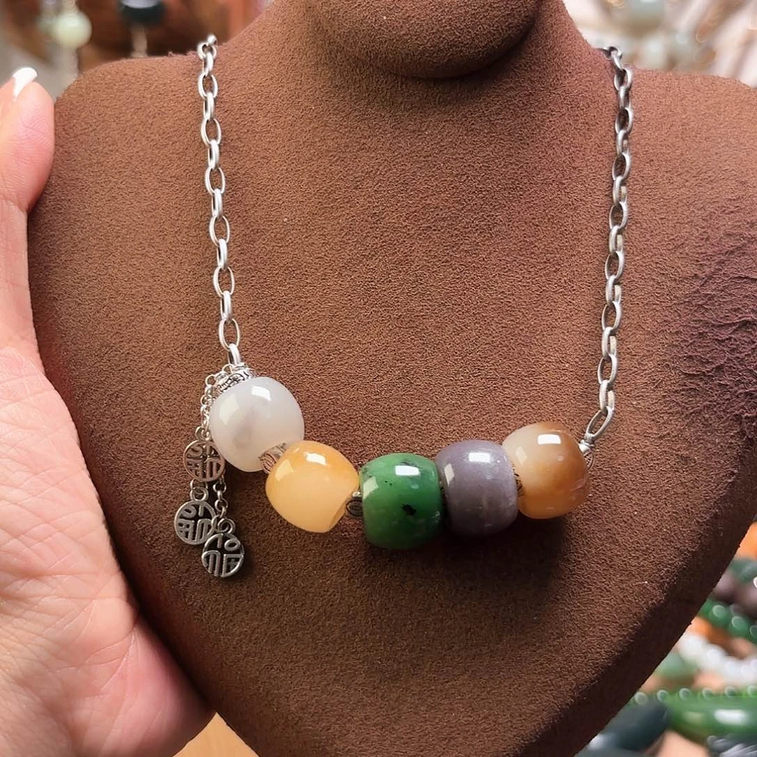 和田玉未镶嵌颈饰0***茶