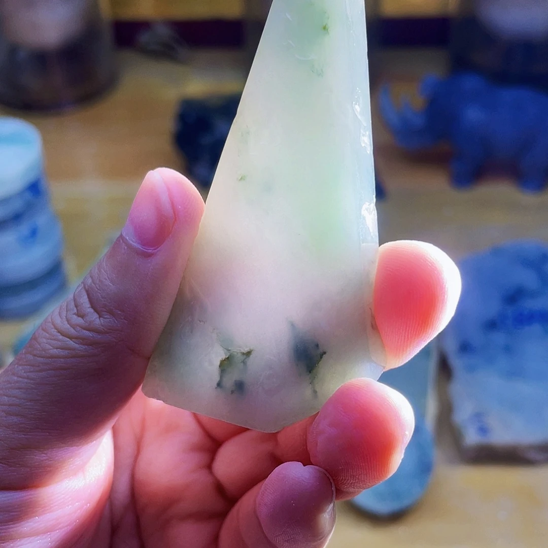 翡翠未镶嵌颈饰毛料55